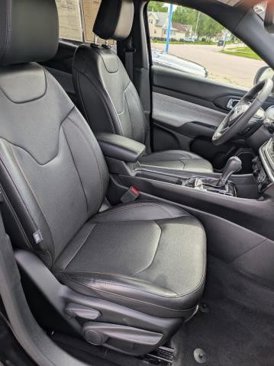 Used 2023 Jeep Compass Latitude image 12