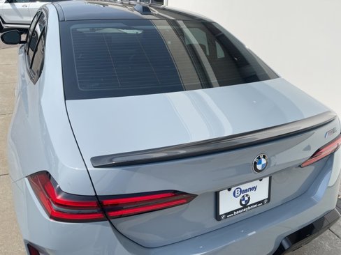 Used 2025 BMW M5 w/ Carbon Package image 9