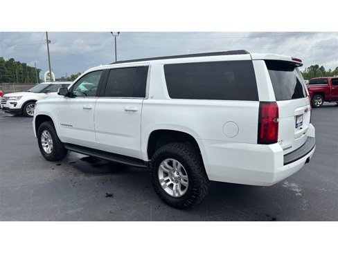 Used 2019 Chevrolet Suburban LT image 3
