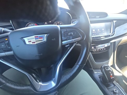 Used 2021 Cadillac XT6 Premium Luxury image 37