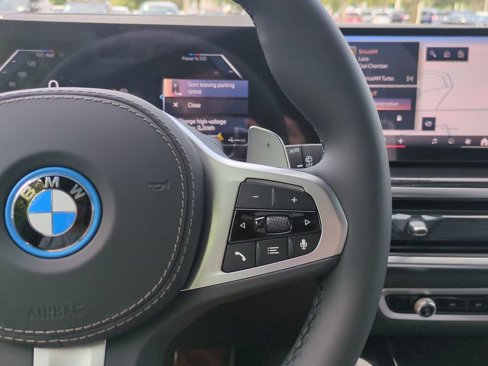 New 2026 BMW X5 xDrive50e w/ Executive Package image 27