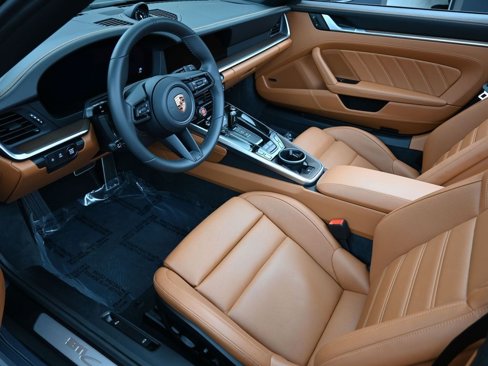 Certified 2025 Porsche 911 Carrera image 4