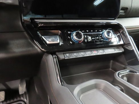 Used 2025 GMC Sierra 2500 AT4 image 67