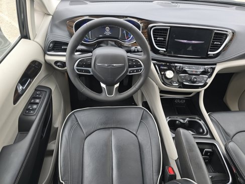 Used 2023 Chrysler Pacifica Limited image 35