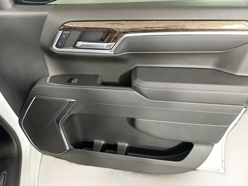 Used 2024 GMC Sierra 1500 Elevation image 30