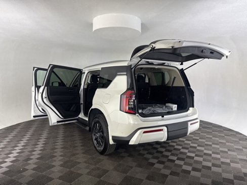 New 2025 Nissan Armada SV image 11