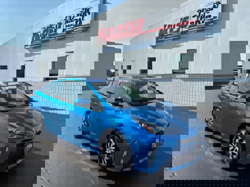 Certified 2021 Toyota Prius LE image 1