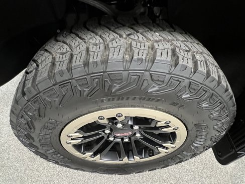 Used 2024 GMC Sierra 1500 AT4X image 19