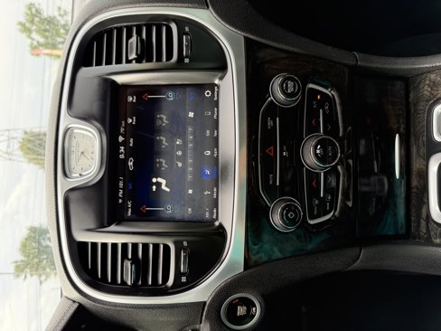 Used 2019 Chrysler 300 Limited image 14