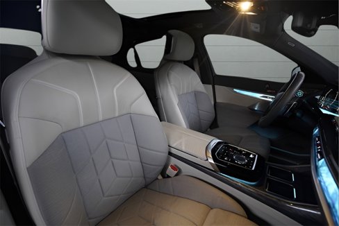 Used 2023 BMW 760i xDrive image 19
