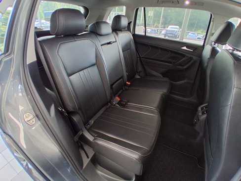 Used 2022 Volkswagen Tiguan SE image 20