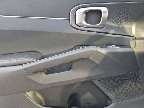 New 2025 Kia Sorento S image 6