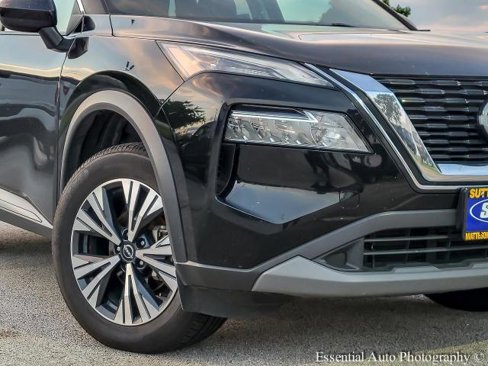 Used 2023 Nissan Rogue SV image 3