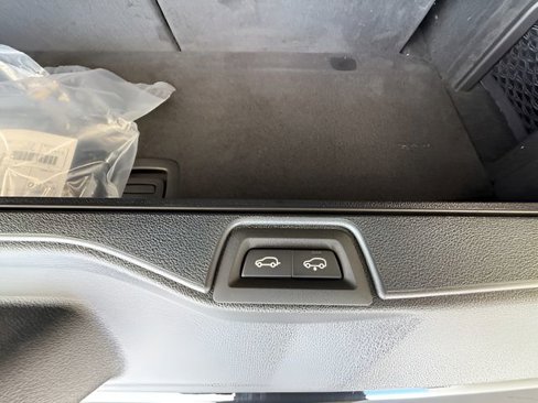 Used 2026 BMW X7 xDrive40i w/ M Sport Package image 33