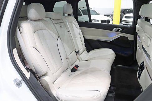 Used 2025 BMW X7 xDrive40i w/ M Sport Package image 35