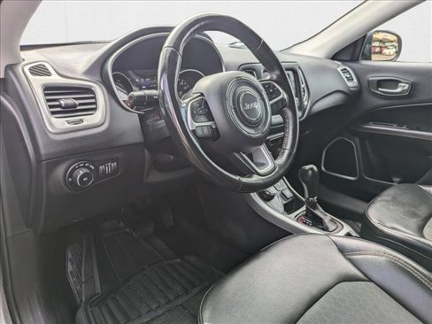 Used 2018 Jeep Compass Latitude image 10