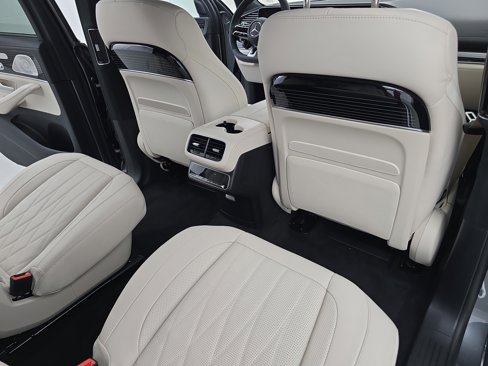 New 2026 Mercedes-Benz GLS 63 AMG 4MATIC image 11