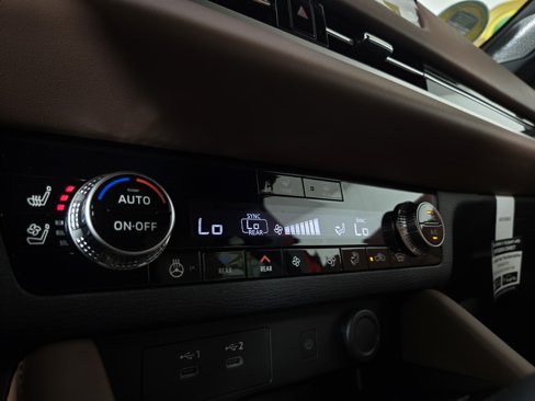 New 2025 Mitsubishi Outlander SEL image 27