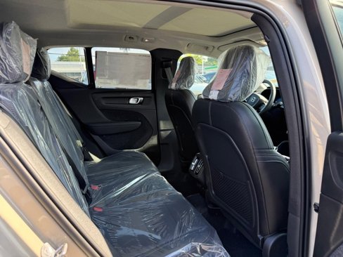 New 2026 Volvo XC40 B5 Plus w/ Climate Package image 5
