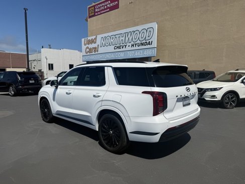 Used 2024 Hyundai Palisade Calligraphy image 3