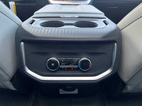 New 2025 Ford Expedition Max Platinum image 32