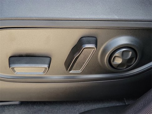 New 2025 Jeep Grand Cherokee Laredo image 13