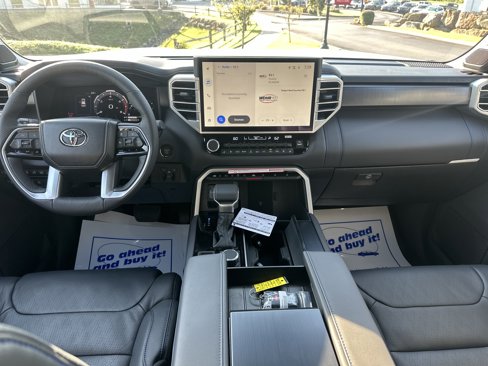 New 2025 Toyota Sequoia Platinum image 28