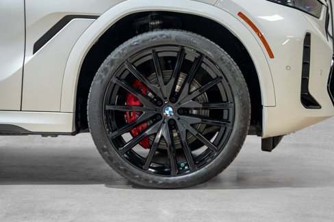 Used 2024 BMW X6 xDrive40i w/ M Sport Professional Package image 23