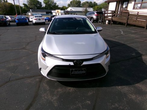 Used 2023 Toyota Corolla LE image 4