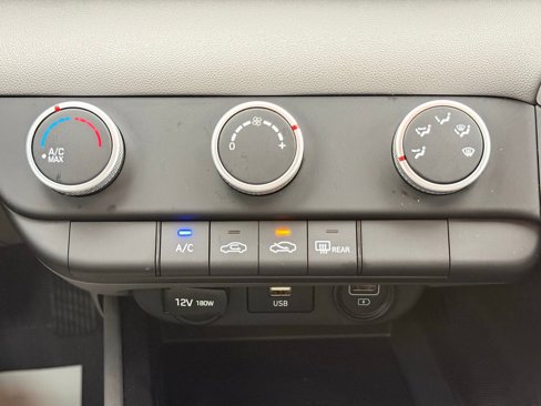 Used 2021 Hyundai Elantra SE image 23