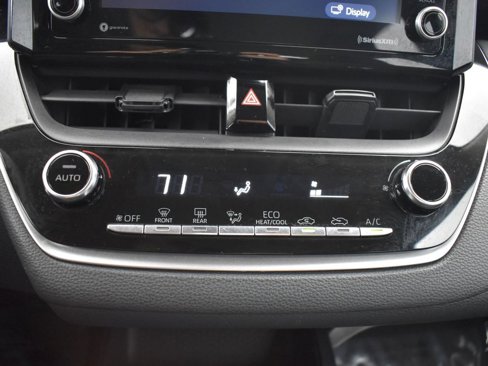 Used 2022 Toyota Corolla LE image 16