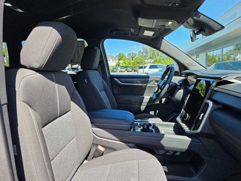 Used 2025 GMC Acadia Elevation image 11