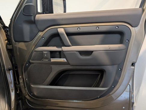 New 2026 Land Rover Defender 110 S image 31