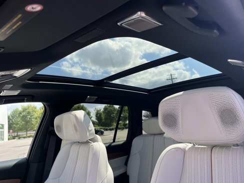 New 2026 Cadillac Vistiq Sport image 26