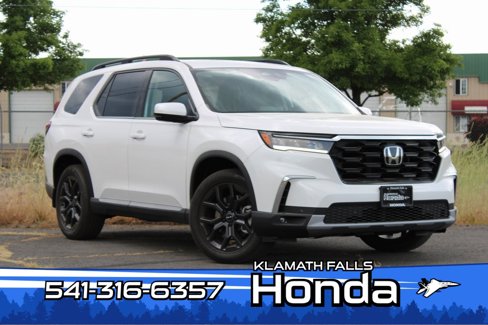 New 2025 Honda Pilot Touring image 1