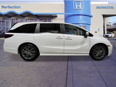 New 2026 Honda Odyssey Touring image 8