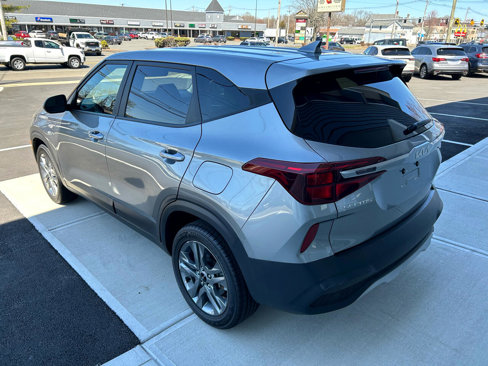 Used 2022 Kia Seltos LX image 22