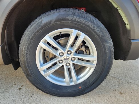 Used 2021 Ford Explorer XLT w/ Equipment Group 202A image 12