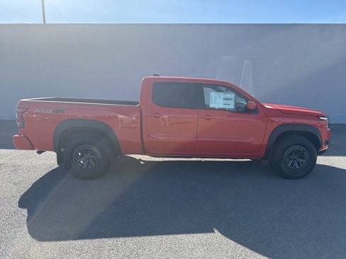 New 2025 Nissan Frontier PRO-4X w/ Interior Protection Package image 8