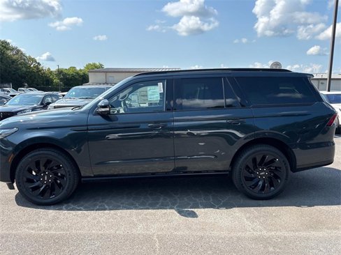 New 2025 Lincoln Navigator Reserve w/ Jet Appearance Package image 4
