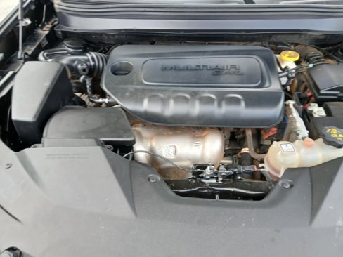 Used 2021 Jeep Cherokee Latitude w/ Mopar Interior Package image 19