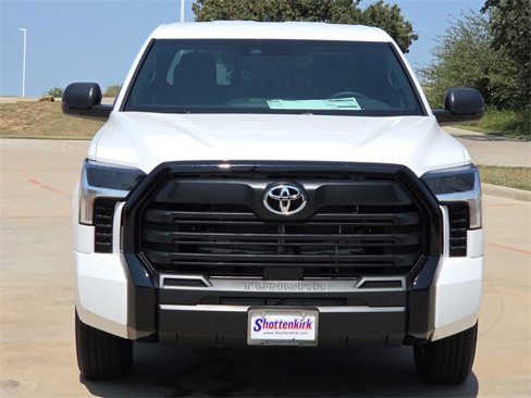 New 2026 Toyota Tundra SR image 2