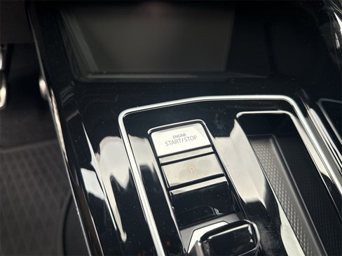 New 2025 Volkswagen Golf R Black Edition image 31