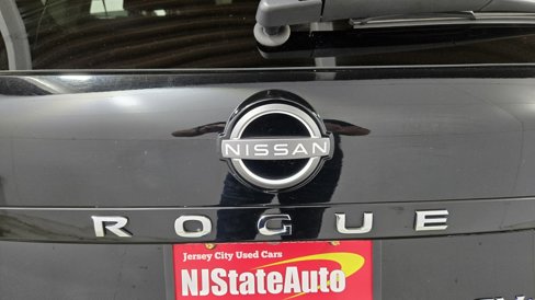 Used 2023 Nissan Rogue SV image 26