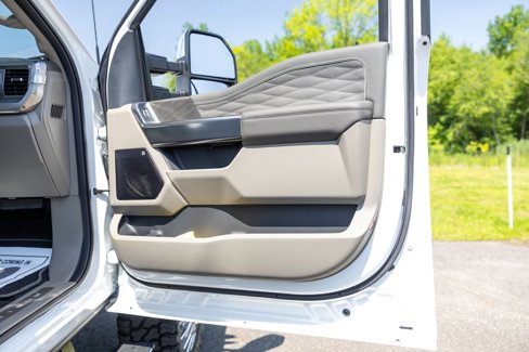 Used 2025 Ford F450 Platinum w/ Platinum Plus Package image 40