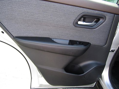 Used 2022 Nissan Rogue SV image 24