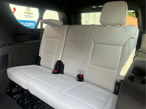 New 2025 Chevrolet Suburban Premier image 50