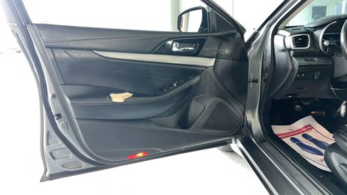Used 2018 Nissan Maxima 3.5 SV image 30