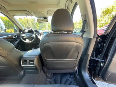Used 2014 INFINITI Q50 Sport w/ Deluxe Touring Package image 33
