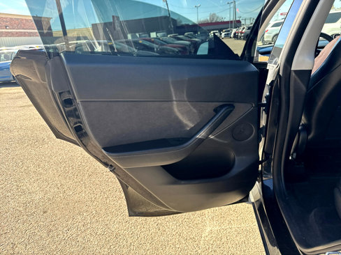 Used 2021 Tesla Model Y Long Range image 18